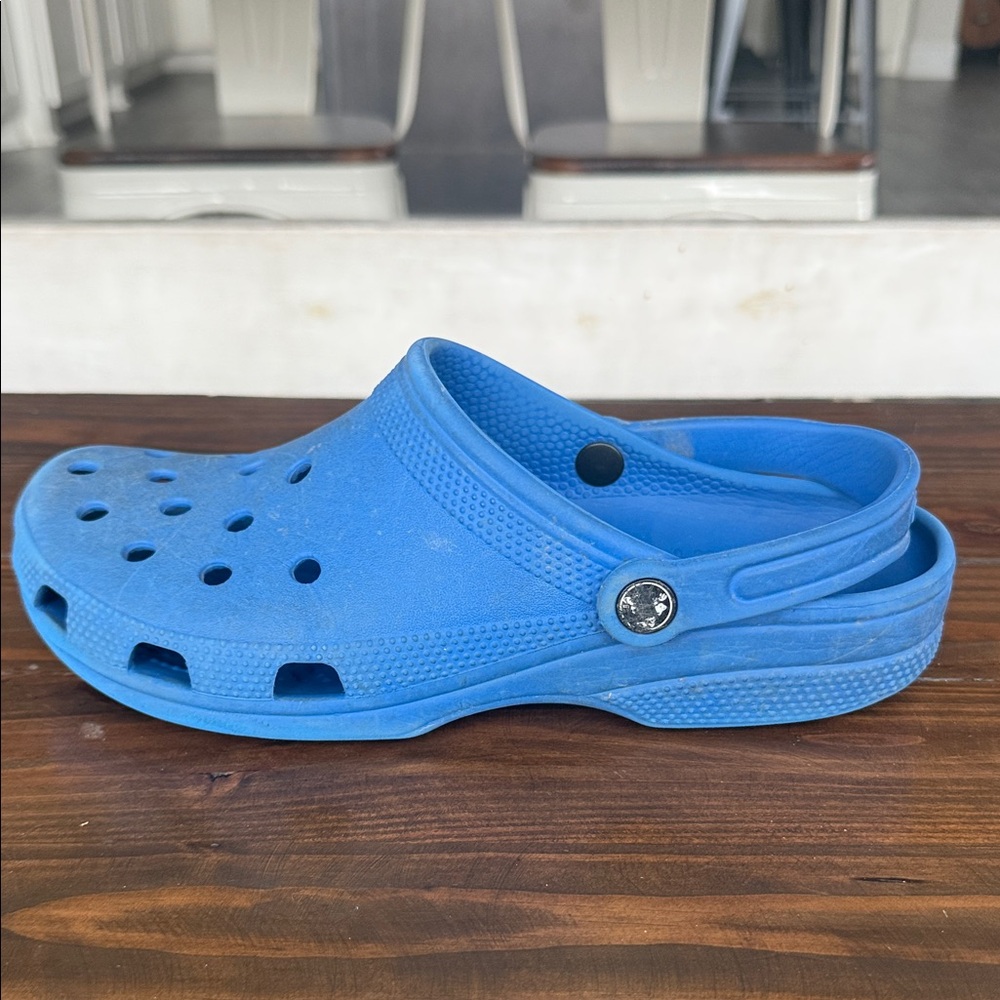2 Pair Men’s Crocs Size 9 Blue and Gray Clogs - Picture 9 of 17